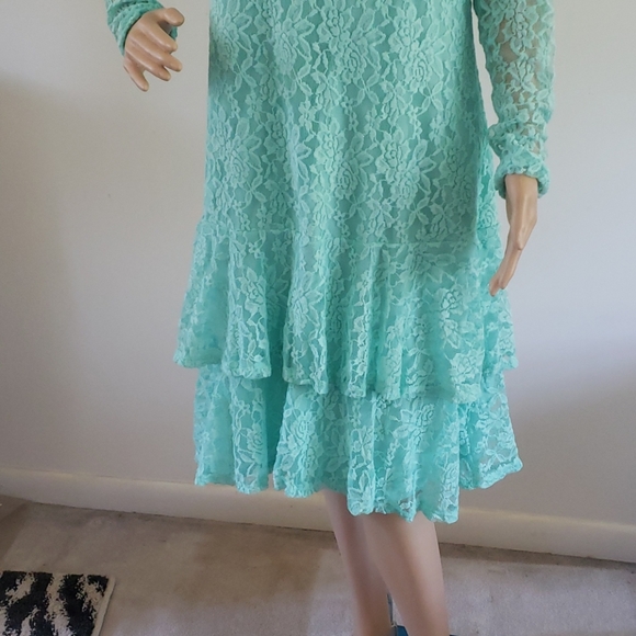 WOMEN'S PEPLUM DRESS. - Picture 3 of 6